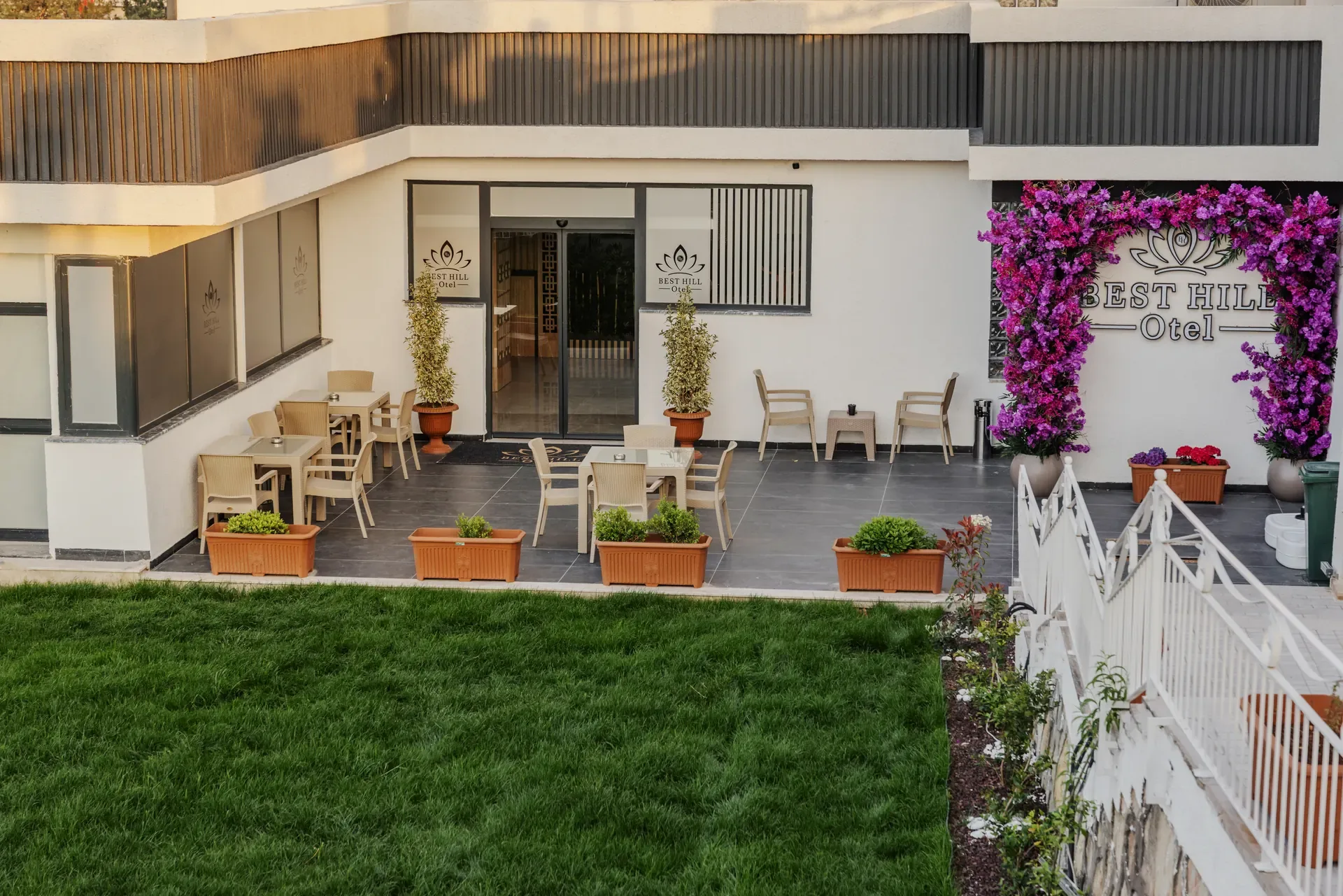 Best Hill Otel açık hava ve seyir terası